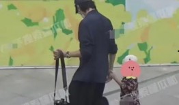 狗仔爆料生俩孩子视频,明星夫妇甜蜜公开二胎喜讯，温馨视频曝光幸福瞬间